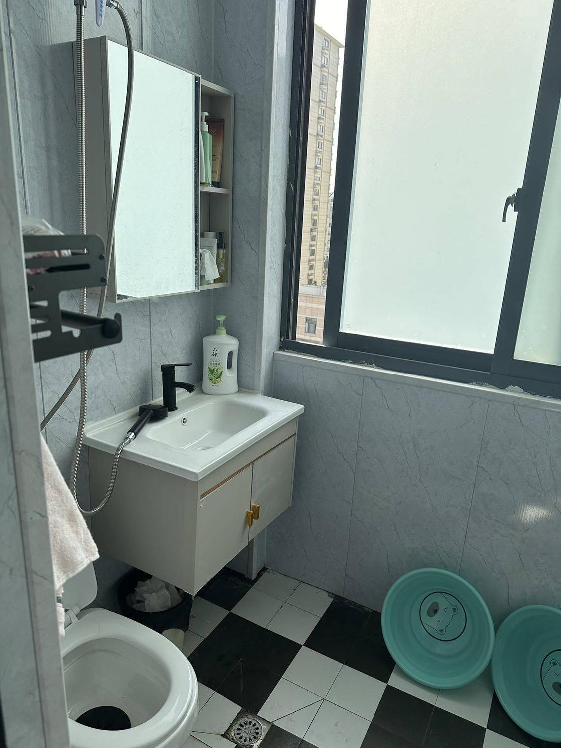 合租·荣尊堡国际俱乐部公寓