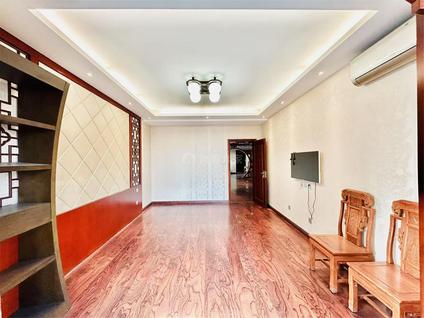 小店学府整租 云水假日小区3室2厅/188平/中楼层