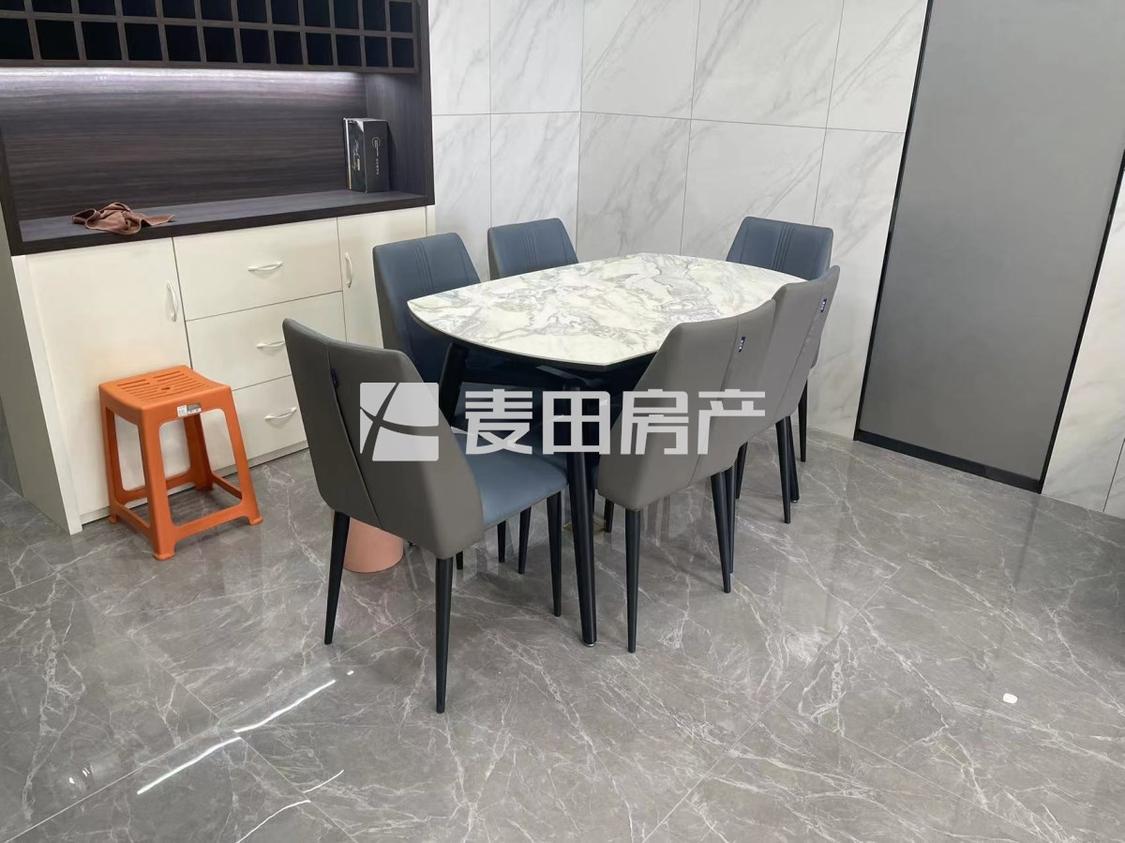 整租·世茂湖滨首府(D区)