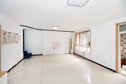 北辰天穆整租 大通绿岛家园3室2厅/138平/低楼层