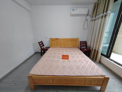 颍泉颍泉整租 同昇玫瑰园3室2厅/130平/低楼层