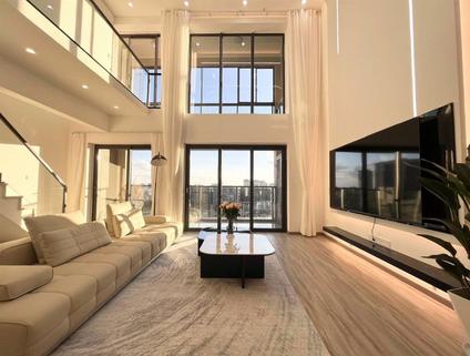 官渡吴井路整租 华润悦府5室3厅/159平/中楼层