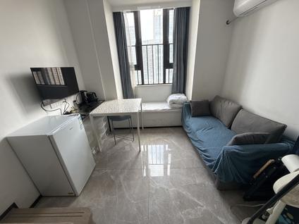 港口保利国际整租 中海世纪荟1室1厅/20平/高楼层