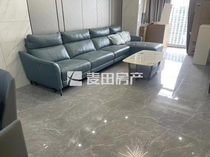 湖里湖边水库整租 世茂湖滨首府(D区)4室2厅/138平/高楼层