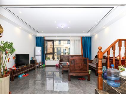 即墨创智新区整租 鲁商中央公馆4室2厅/209平/中楼层