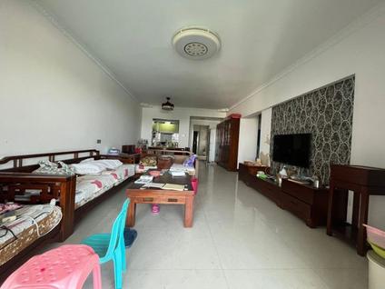 江城江城整租 金湖峰景4室2厅/157平/高楼层