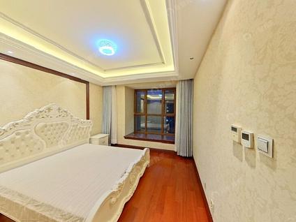 朝阳太阳宫整租 太阳公元(北区)3室2厅/137平/高楼层