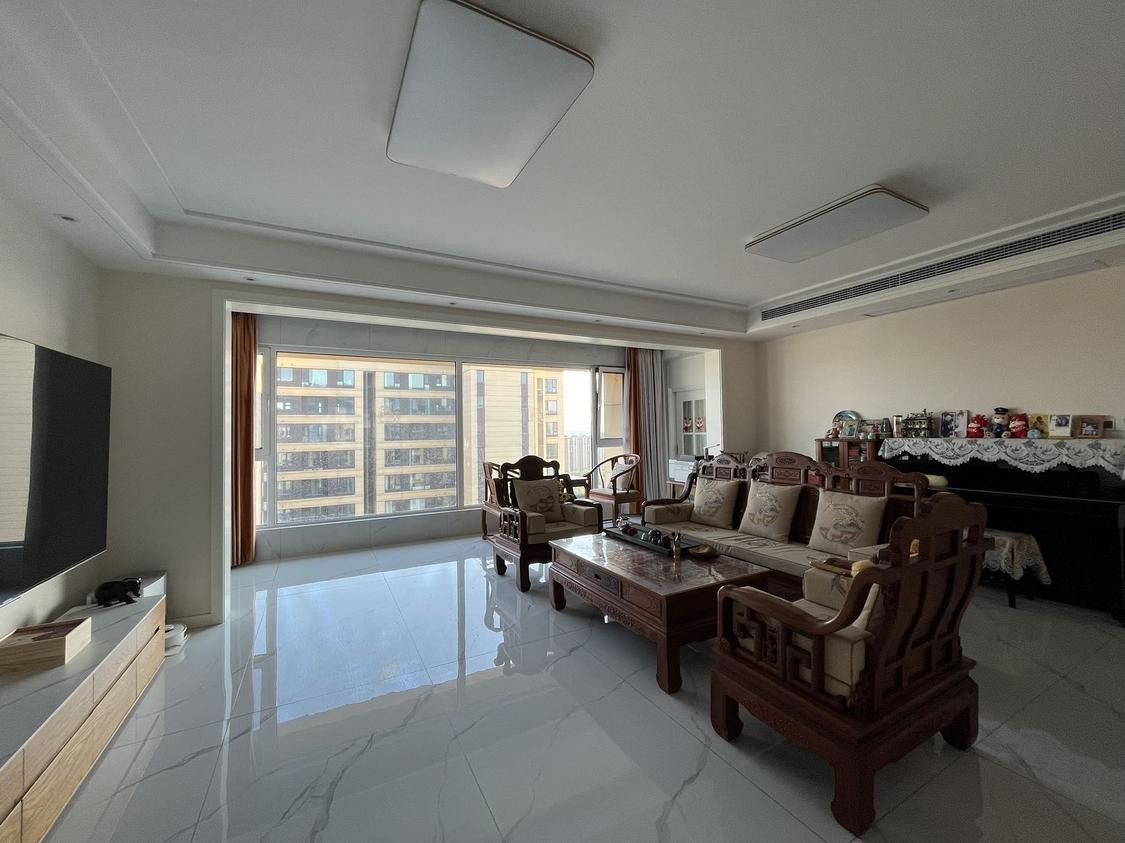 整租·龙湖天钜