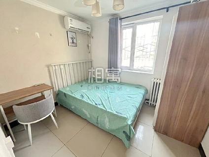 朝阳劲松合租 武圣东里3室1厅/8平/低楼层