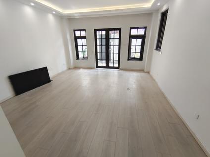 静安南京西路整租 安乐坊5室2厅/200平/低楼层