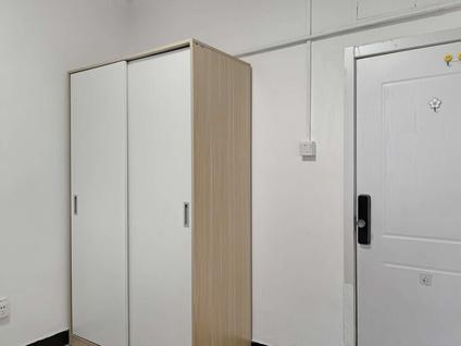 朝阳潘家园合租 潘家园南里3室1厅/10平/中楼层