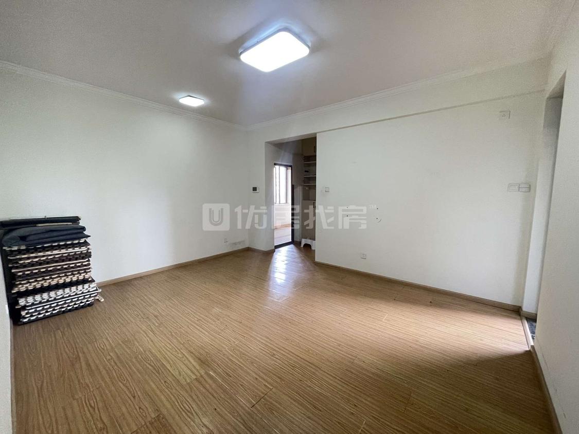 整租·云南映象(城市公园广场)