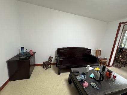 黄岛辛安整租 正友花园2室2厅/89平/底层