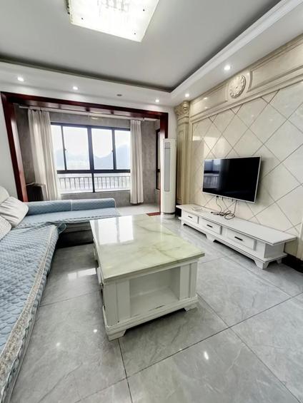 城中城中整租 中辰阳光郡5室2厅/135平/低楼层