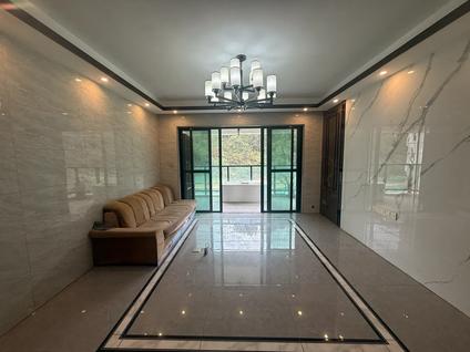 江海外海整租 格林春天4室2厅/135平/中楼层