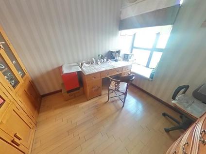 莲湖光华路整租 中海华庭3室1厅/144平/中楼层