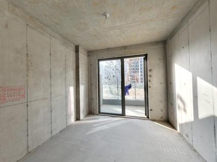 灞桥港务大道整租 龙翔奥城云玺4室2厅/142平/低楼层