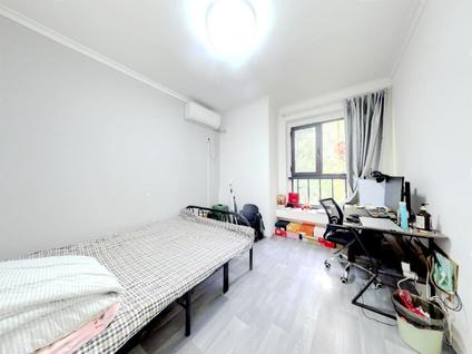 未央张家堡整租 国金华府3室2厅/149平/低楼层