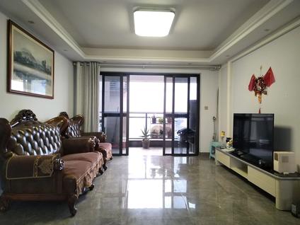 蓬江滨江新区整租 方直珑湖湾4室2厅/122平/高楼层