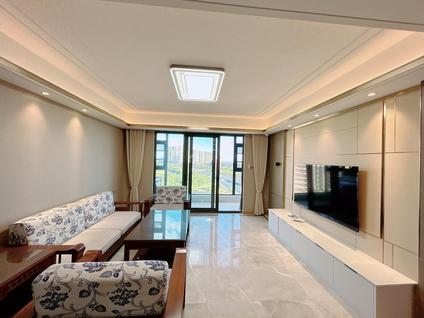 滨湖太湖新城整租 绿地天空树4室2厅/150平/高楼层