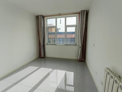 黄岛辛安整租 馨合佳苑1室1厅/58平/高楼层