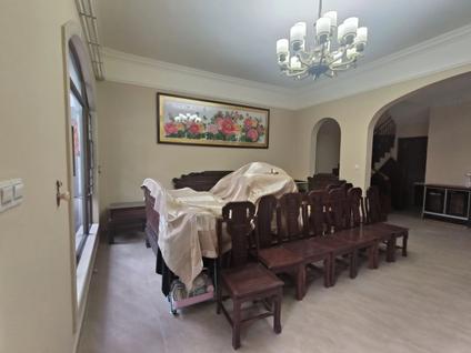 增城荔城中区整租 碧桂园豪园(湖心苑)4室2厅/220平/低楼层