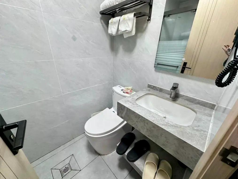 合租·彩天名苑