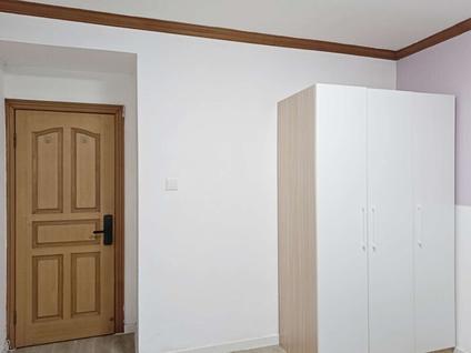 闵行莘庄合租 春申城(四季苑)3室1厅/12平/低楼层