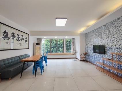 新会中心城区整租 明翠新村4室2厅/153平/低楼层