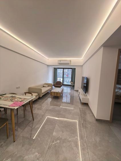 龙湖东海岸整租 海璟天翡2室2厅/88平/低楼层