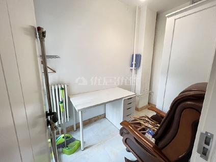 大兴次渠合租 北京经开壹中心1室1厅/44平/中楼层