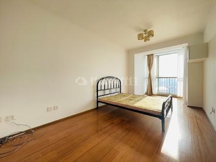 朝阳酒仙桥合租 瞰都1室1厅/45平/中楼层