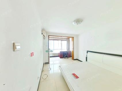 东城朝阳门内整租 南弓匠营胡同2室1厅/80平/中楼层