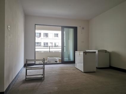 巴南龙洲湾整租 华润澜山望4室2厅/130平/中楼层