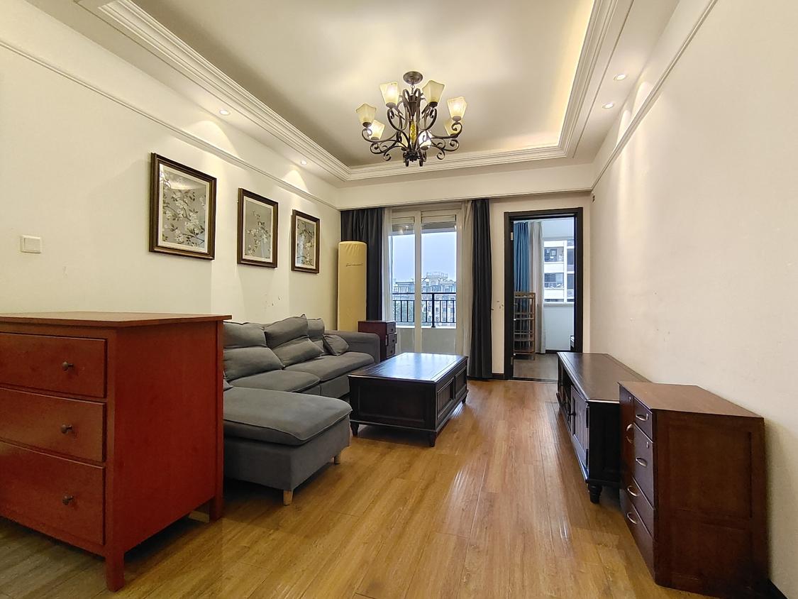 整租·融创凡尔赛(领馆四期)