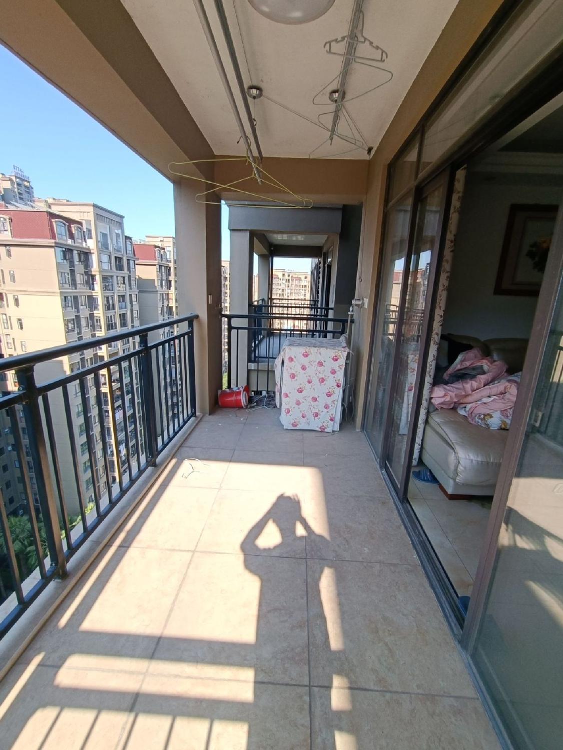 整租·彰泰玫瑰园