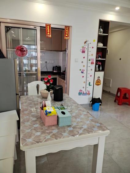 江城江城整租 泓景苑3室2厅/106平/中楼层