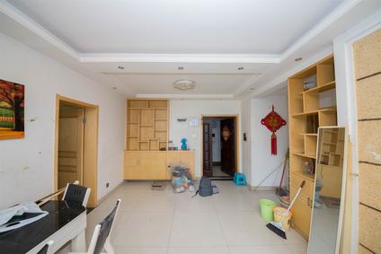 庐阳菱湖整租 恒盛皇家花园2室2厅/88平/低楼层