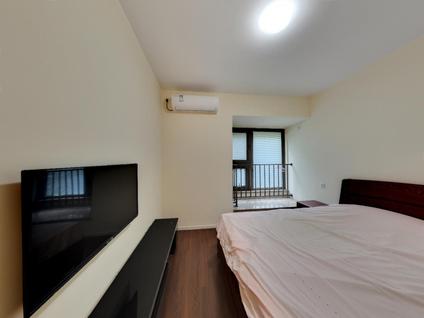 昆山花桥整租 凯德都会(新峰)4室2厅/140平/低楼层