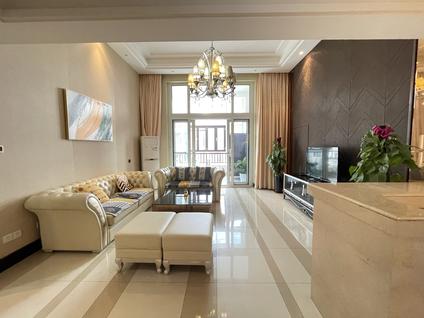 黄岛灵山卫整租 海上嘉年华3室2厅/138平/高楼层