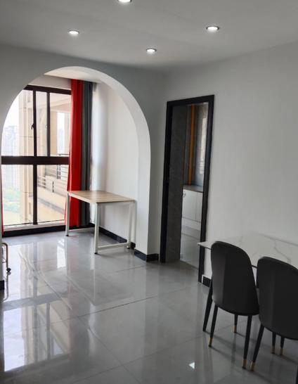 吴兴仁皇山分区合租 天际花园1室1厅/22平/低楼层