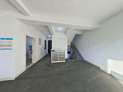 余杭闲林整租 融创金成江南府4室2厅/149平/低楼层