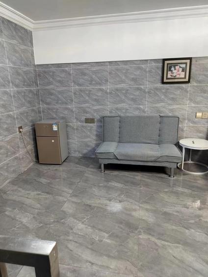 城中城中整租 红星新天地1室1厅/47平/中楼层