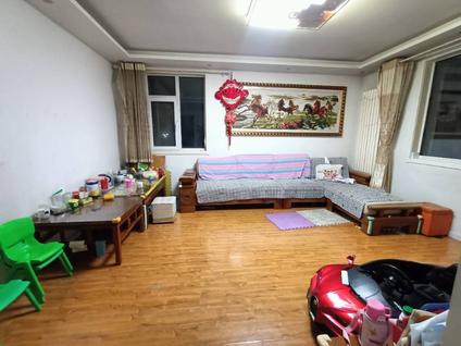 黄岛辛安整租 星河嘉园2室2厅/84平/高楼层