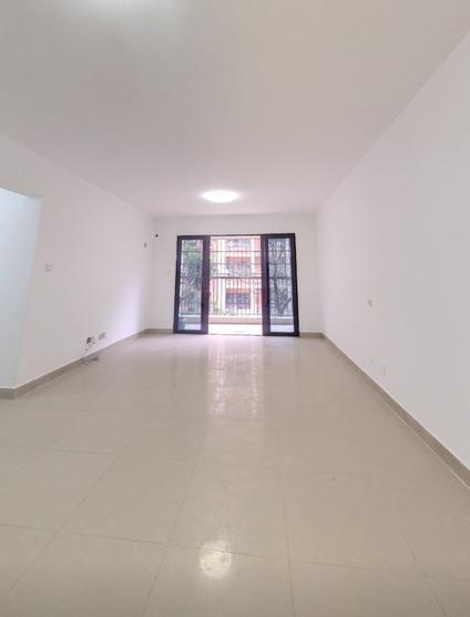 香洲新香洲整租 五洲花城(二期C区)4室2厅/122平/低楼层