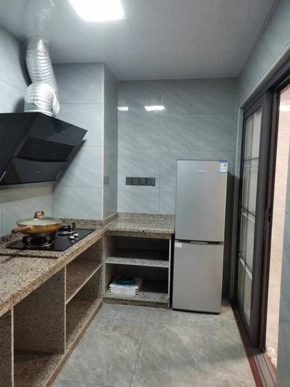 江城江城整租 威丽诗花园3室2厅/108平/高楼层