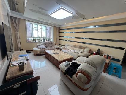 新吴江溪整租 国际一花园3室2厅/146平/中楼层