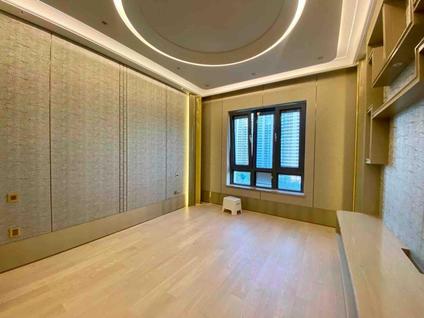 徐汇徐汇滨江整租 百汇园(三期)3室2厅/227平/低楼层