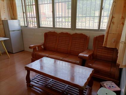 三元三元整租 水岸华庭1室1厅/35平/低楼层