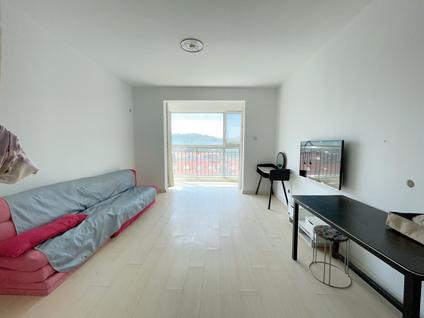 黄岛灵山卫整租 德惠凤凰都1室2厅/84平/中楼层